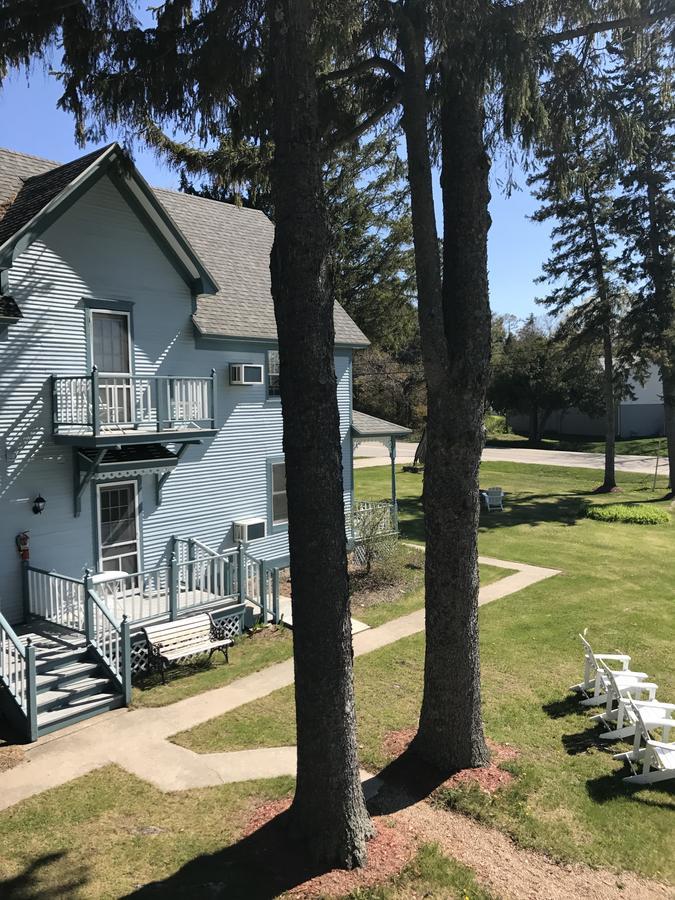 Harbor Light Inn Gills Rock Exterior photo